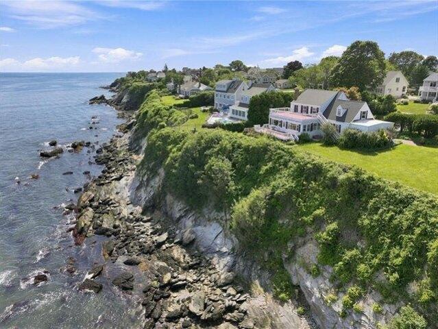 House for sale in Bonnet Shores, Narragansett