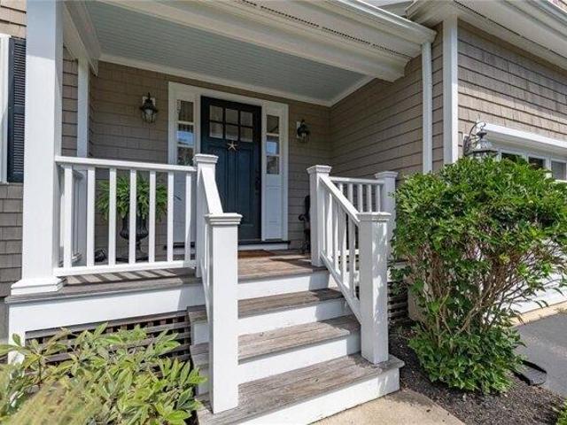 House for sale in Narragansett Pier, Narragansett