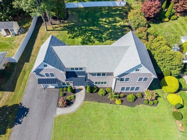 House for sale in Lake Forest Park, Natick