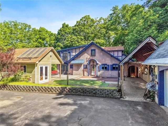 House for sale in Nedrow, New York