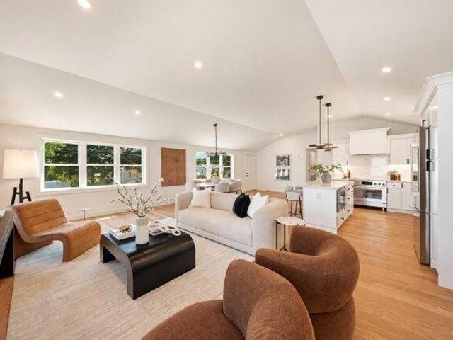 House for sale in Needham Heights, Needham