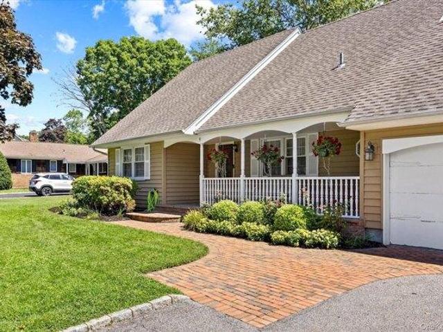 House for sale in Smithtown, New York