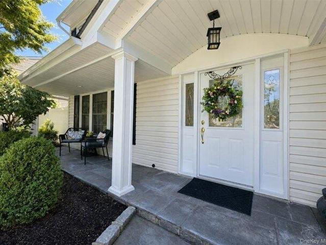 House for sale in Smithtown, New York