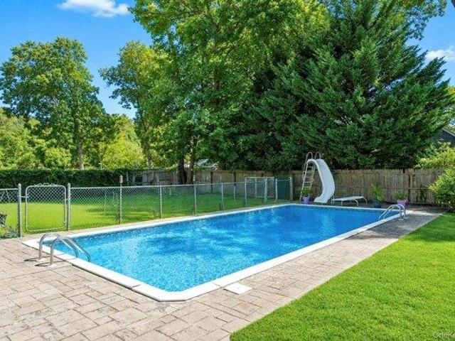 House for sale in Smithtown, New York