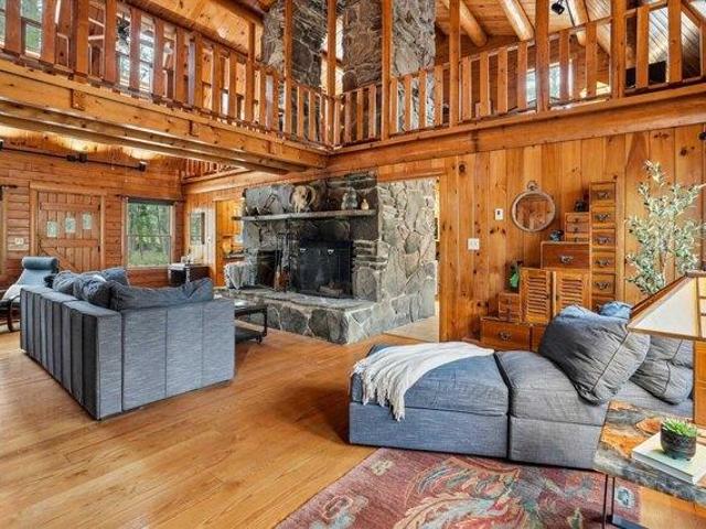House for sale in New Boston, Hillsborough County