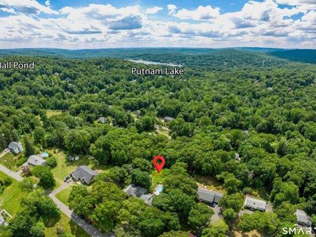 House for sale in New Fairfield, Connecticut