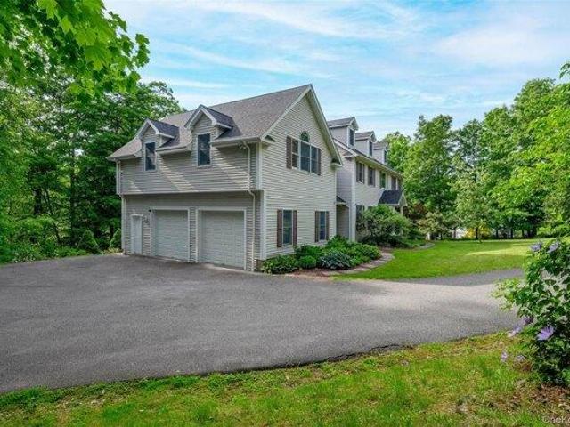 House for sale in Bigelow Corners, New Fairfield