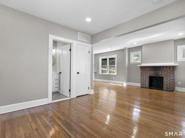 House for sale in East Shore, New Haven