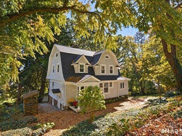 House for sale in Suburban Westville Historic District, New Haven