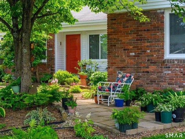 House for sale in Gaylordsville, Connecticut
