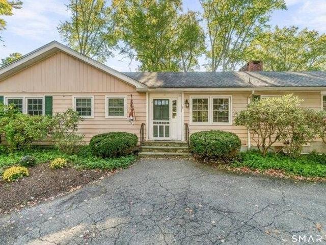 House for sale in Chimney Point, New Milford