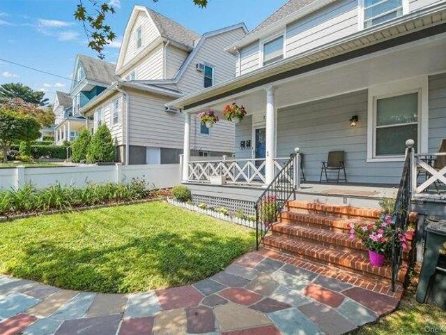 House for sale in New Rochelle, New York