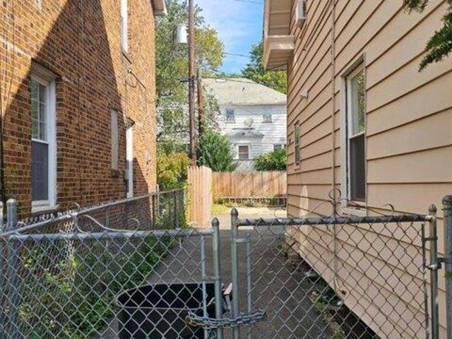 House for sale in Newark, Essex County