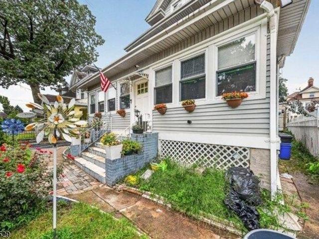 House for sale in Newark, Essex County