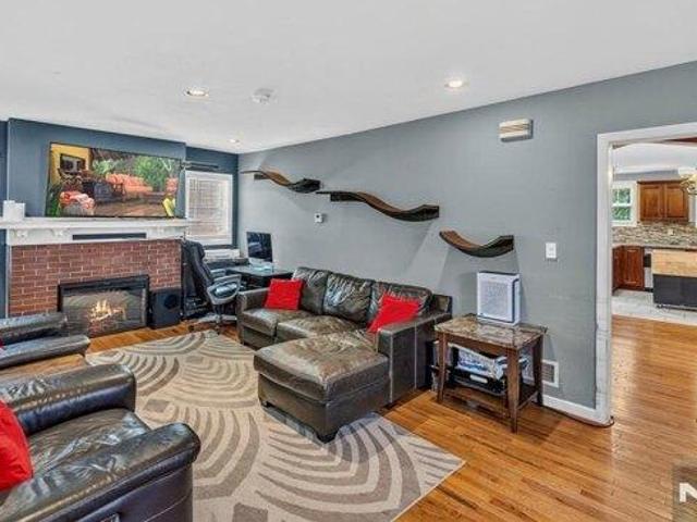 House for sale in Newark, Essex County