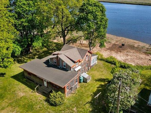 House for sale in Byfield, Massachusetts