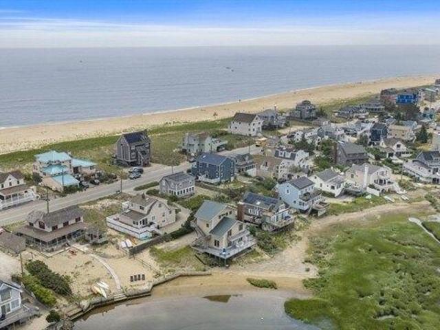 House for sale in Byfield, Massachusetts