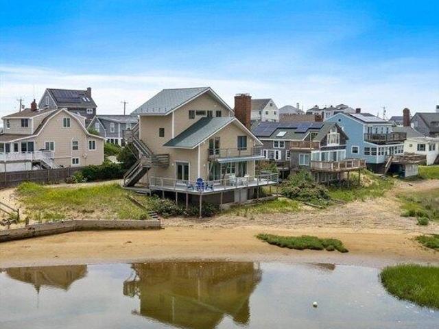 House for sale in Byfield, Massachusetts