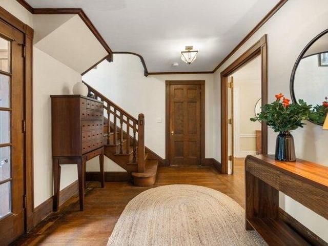 House for sale in Four Corners, Newton