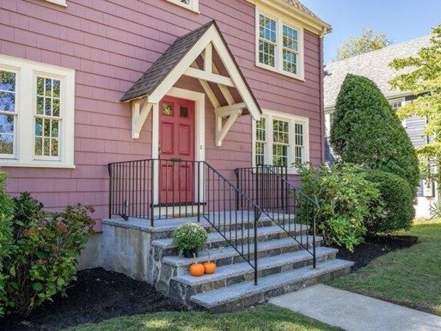 House for sale in Waban, Newton