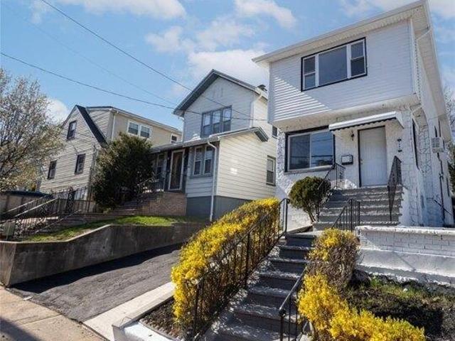 House for sale in Hudson, New Jersey