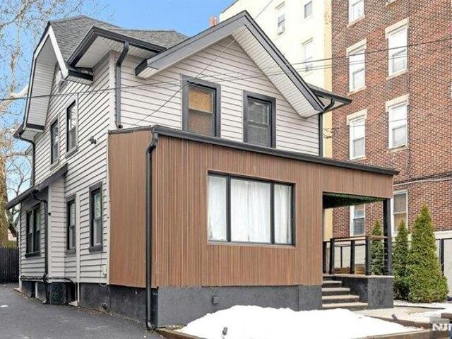 House for sale in Hudson, New Jersey