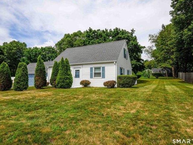 House for sale in North Haven, South Central Connecticut Planning Region