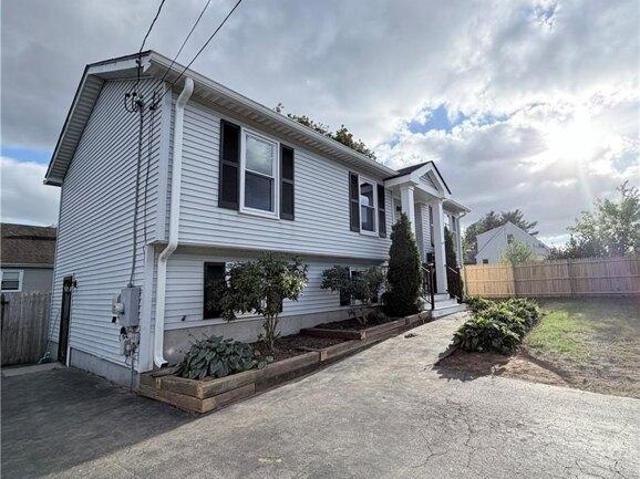 House for sale in Lymansville, North Providence