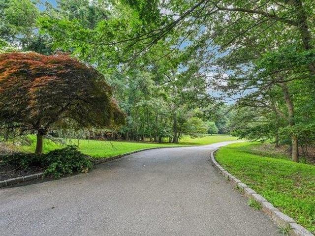 House for sale in Smithtown, New York