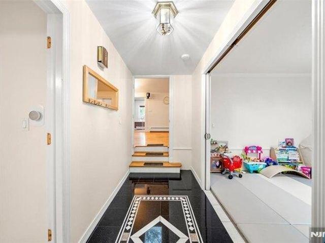 House for sale in Northvale, New Jersey