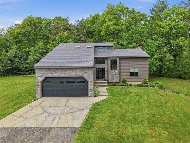 House for sale in New Braintree, Massachusetts