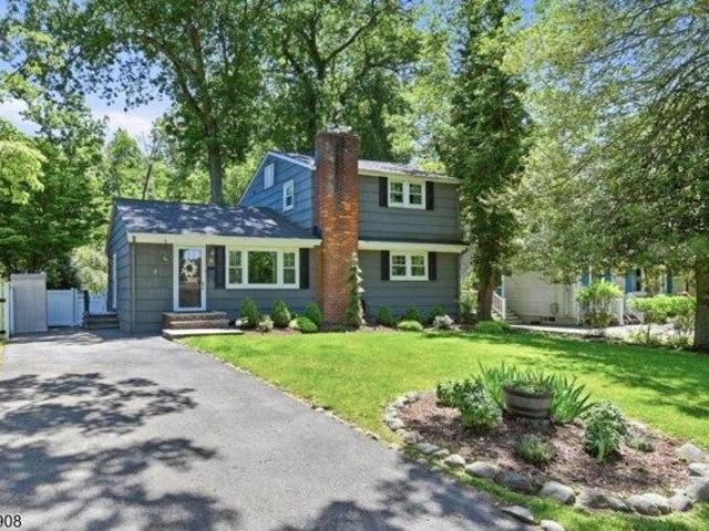 House for sale in Oakland, New Jersey