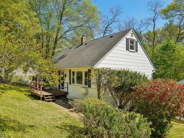 House for sale in Oakland, New Jersey