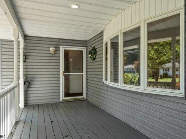 House for sale in Oakland, Bergen County