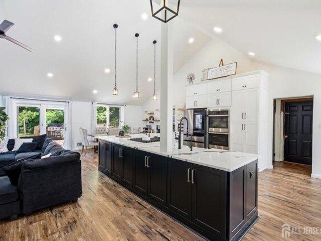 House for sale in Cliffwood, New Jersey
