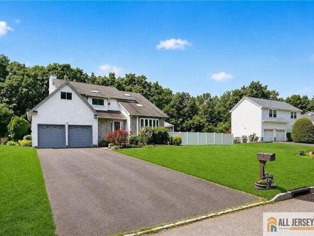 House for sale in Cliffwood, New Jersey