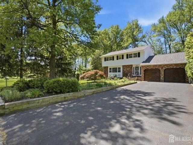 House for sale in Cliffwood, New Jersey