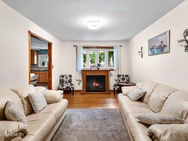House for sale in Cliffwood, New Jersey