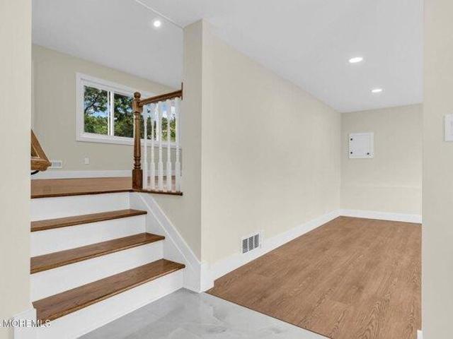 House for sale in Cliffwood, New Jersey