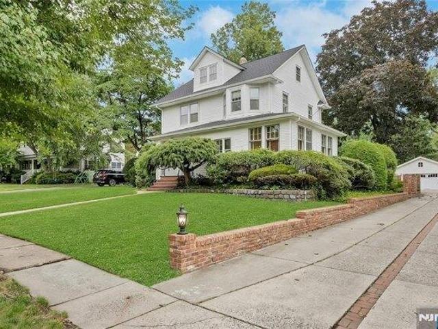 House for sale in Oradell, New Jersey