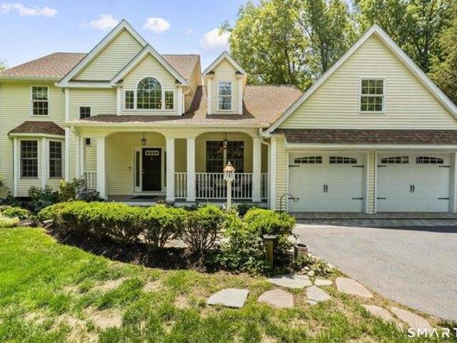 House for sale in Oxford, Connecticut