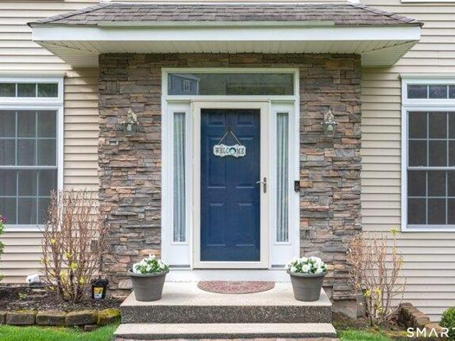House for sale in Oxford, Connecticut