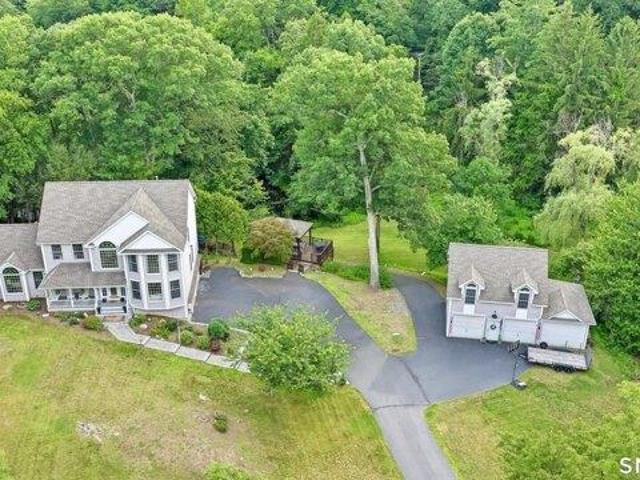 House for sale in Oxford, Connecticut
