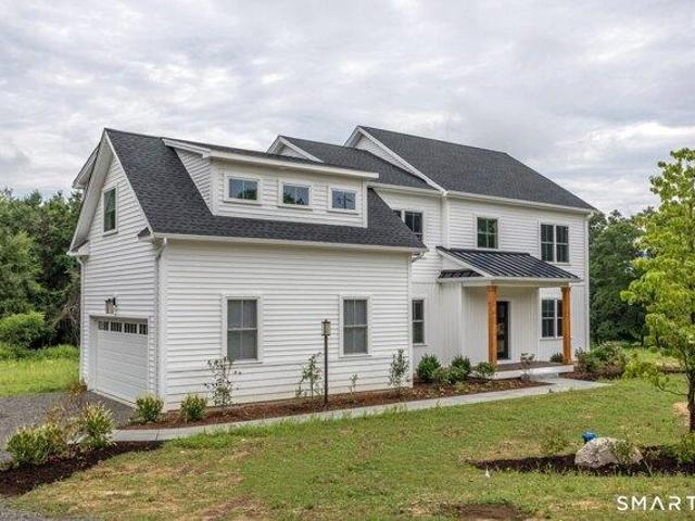 House for sale in Oxford, Connecticut