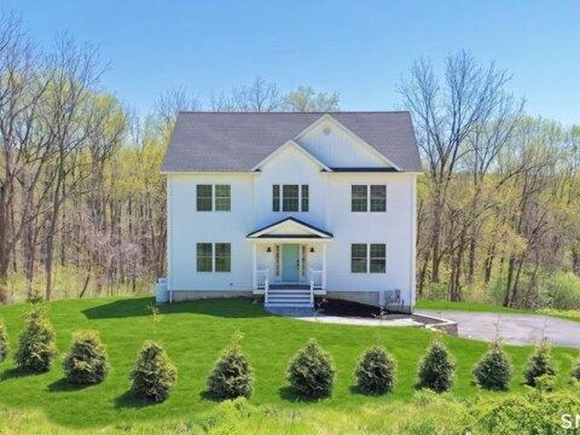 House for sale in Oxford, Connecticut