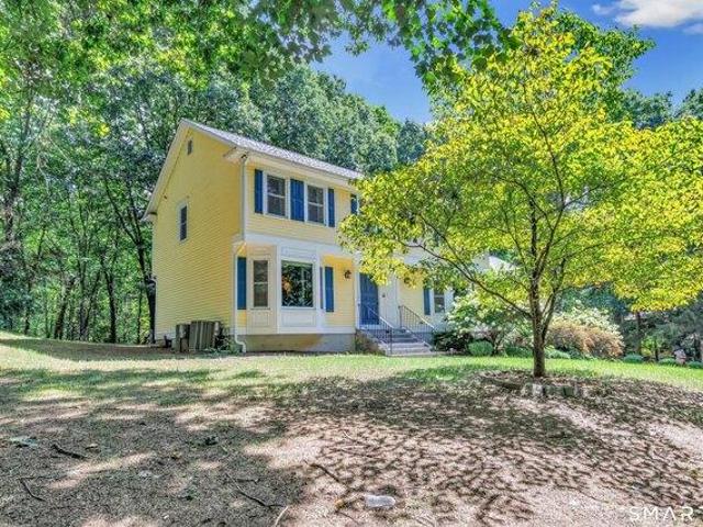 House for sale in Oxford, Naugatuck Valley Planning Region