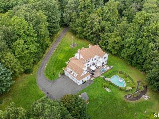 House for sale in Oxford, Connecticut