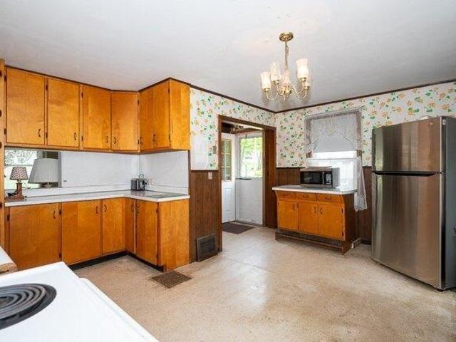 House for sale in North Oxford, Massachusetts