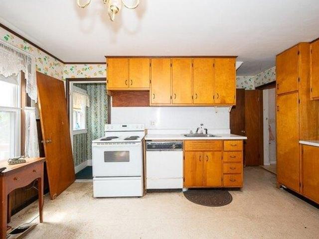 House for sale in North Oxford, Massachusetts