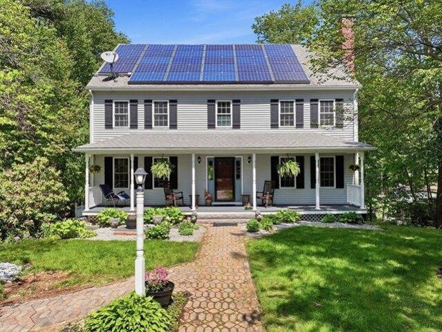 House for sale in North Oxford, Massachusetts